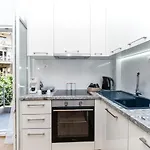 Agias Sofias Svolou Center 2 *